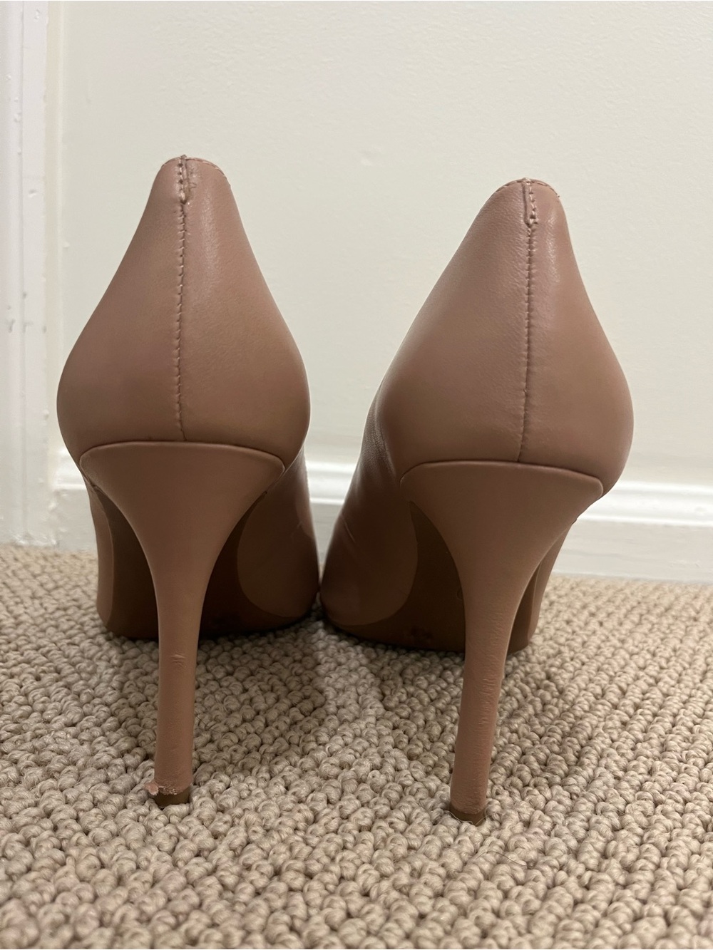 Like new! Classic Pointed-Toe High Heel Pumps in Nude - Picture 9 of 12